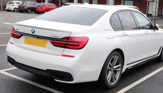 BMW G11